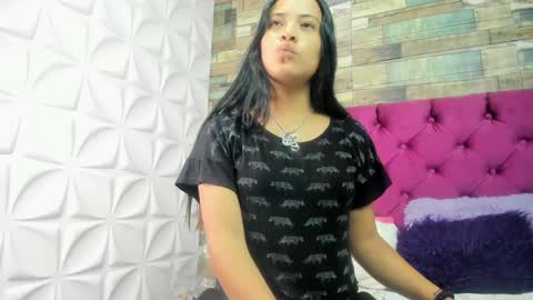 Snapshot of litlenessa_ chatting on 04.09.26 VANESSA online show from 04.09.26