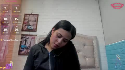 Snapshot of litlenessa_ chatting on 04.29.26 VANESSA online show from 04.29.26