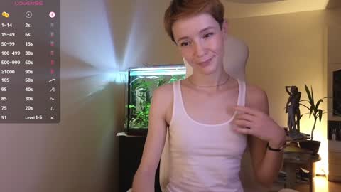 Snapshot of litllle_alis_a chatting on 12.31.24 Alisa online show from 12.31.24