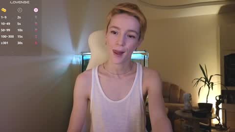 Snapshot of litllle_alis_a chatting on 02.02.25 Alisa online show from 02.02.25