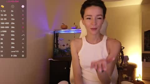 Snapshot of litllle_alis_a chatting on 10.11.25 Alisa online show from 10.11.25