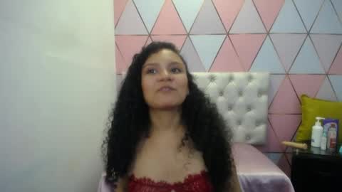 Snapshot of little18doll chatting on 05.02.26 little18doll online show from 05.02.26