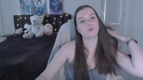 Snapshot of little__flowers chatting on 09.23.25 little__flowers online show from 09.23.25