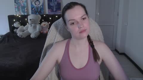 Snapshot of little__flowers chatting on 11.20.25 little__flowers online show from 11.20.25