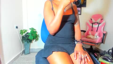 Snapshot of little_africa chatting on 03.06.25 little_africa online show from 03.06.25