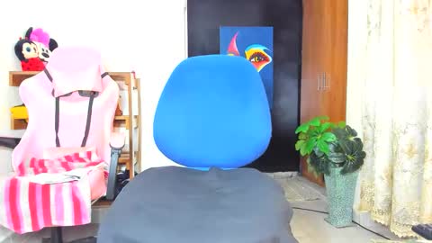 Snapshot of little_africa chatting on 11.08.25 little_africa online show from 11.08.25