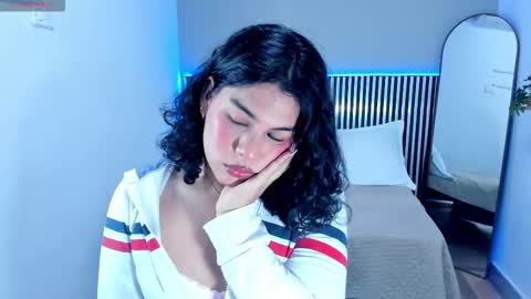 Snapshot of little_alli chatting on 10.17.25 L I T T L E A L L I online show from 10.17.25