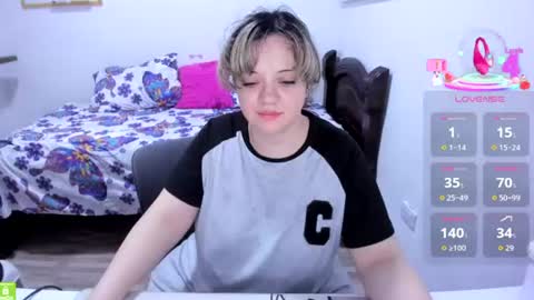 Snapshot of little_angely chatting on 07.19.26 Angely online show from 07.19.26