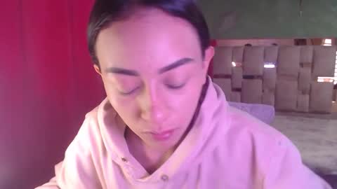 Aliciaparaisss online show from 12.18.25