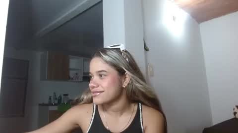 Snapshot of little_babyboo_ chatting on 06.18.26 Catalina online show from 06.18.26