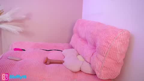 Little Effy online show from 12.18.24