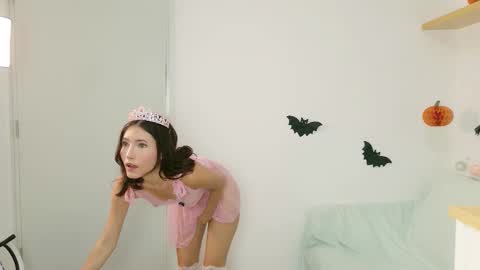 Little Effy online show from 10.14.25