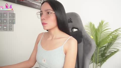 Snapshot of little_eli chatting on 05.23.26 Help me reach 100 likes online show from 05.23.26