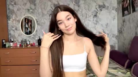 Viiola online show from 11.29.25