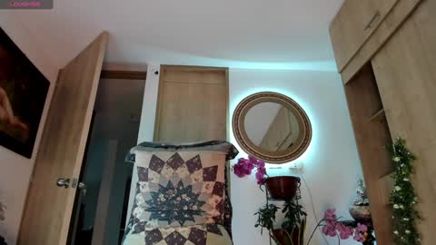 Snapshot of little_izzi chatting on 10.22.25 Izzi online show from 10.22.25