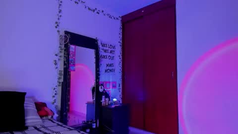 kayla  Instagram kayla 71082 online show from 01.08.26