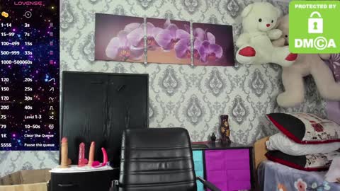 Snapshot of little_letti chatting on 12.14.24 Letti online show from 12.14.24