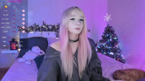 Snapshot of little_misaki chatting on 12.25.24 Maria online show from 12.25.24