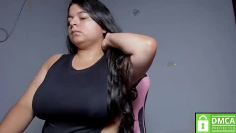 Snapshot of little_shaara chatting on 10.17.25 Shaara online show from 10.17.25