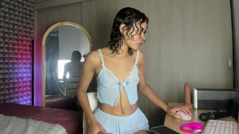 Snapshot of little_sugar19 chatting on 02.19.26 alex online show from 02.19.26