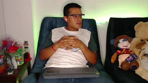 Manu online show from 04.12.26