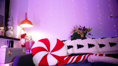 Emily Hill online show from 12.19.25