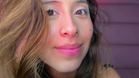 Snapshot of littlee_emma_ chatting on 01.04.25 littlee_emma_ online show from 01.04.25