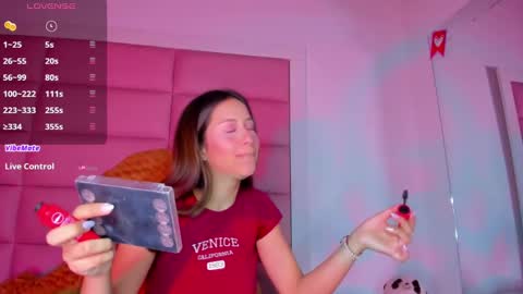 Snapshot of littlee_emma_ chatting on 02.22.25 littlee_emma_ online show from 02.22.25