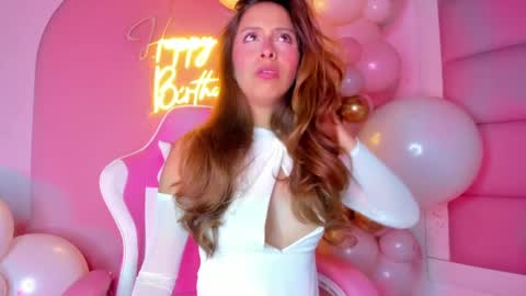 Snapshot of littlee_emma_ chatting on 02.22.25 littlee_emma_ online show from 02.22.25