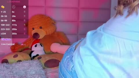 Snapshot of littlee_emma_ chatting on 03.06.25 littlee_emma_ online show from 03.06.25