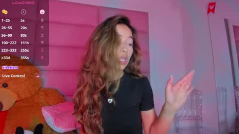 Snapshot of littlee_emma_ chatting on 03.09.25 littlee_emma_ online show from 03.09.25