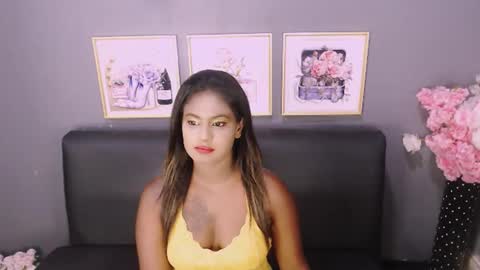 Snapshot of littleindianmilf chatting on 01.08.25 littleindianmilf online show from 01.08.25