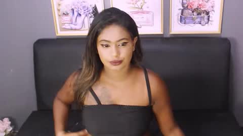 Snapshot of littleindianmilf chatting on 01.09.25 littleindianmilf online show from 01.09.25