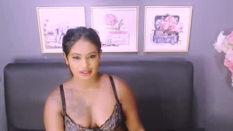 Snapshot of littleindianmilf chatting on 01.28.25 littleindianmilf online show from 01.28.25