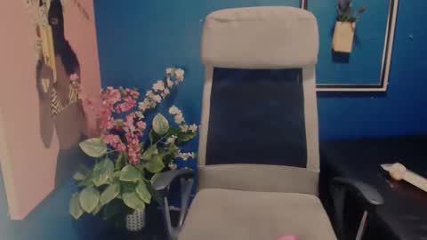 Snapshot of littleindianmilf chatting on 10.08.25 littleindianmilf online show from 10.08.25