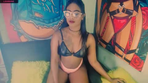 Snapshot of littleindianmilf chatting on 11.17.25 littleindianmilf online show from 11.17.25