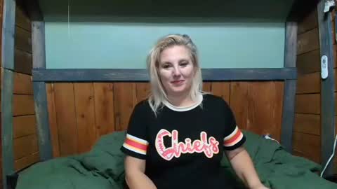 lisanixs online show from 10.20.25