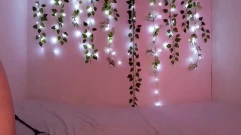 Moon online show from 10.20.25