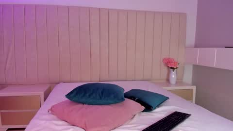 im olivia IG littleolivia01 online show from 03.11.26