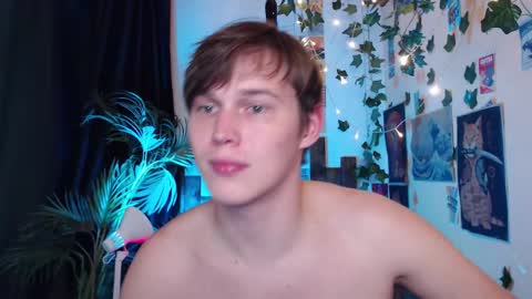 Snapshot of littlesadcabbage chatting on 09.19.25 Sonnenschein online show from 09.19.25