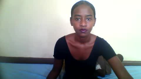 Snapshot of littlesandie chatting on 02.12.25 littlesandie online show from 02.12.25