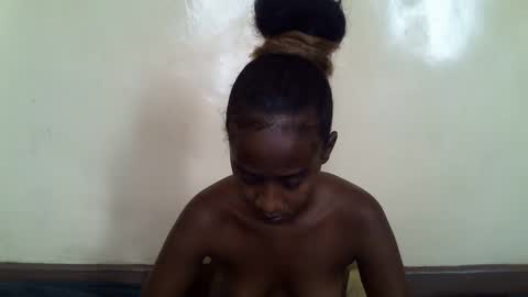 Snapshot of littlesandie chatting on 02.24.25 littlesandie online show from 02.24.25