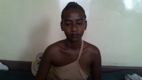 Snapshot of littlesandie chatting on 03.10.25 littlesandie online show from 03.10.25