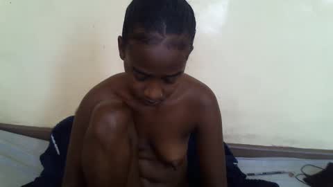 Snapshot of littlesandie chatting on 03.11.25 littlesandie online show from 03.11.25