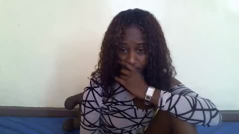 Snapshot of littlesandie chatting on 11.08.25 littlesandie online show from 11.08.25