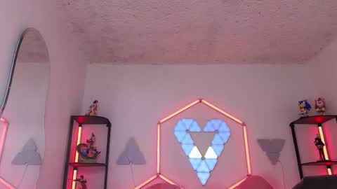 littlevixen18 online show from 02.04.26