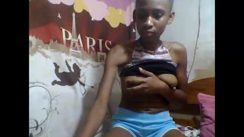 Snapshot of littleyanah chatting on 09.20.25 yanah online show from 09.20.25