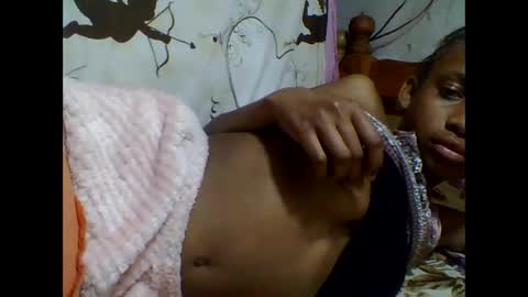 Snapshot of littleyanah chatting on 09.23.25 yanah online show from 09.23.25