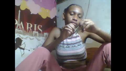 Snapshot of littleyanah chatting on 09.25.25 yanah online show from 09.25.25