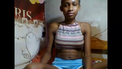 Snapshot of littleyanah chatting on 09.26.25 yanah online show from 09.26.25